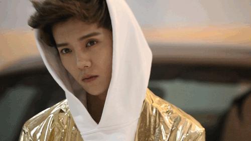 杨紫冬季穿什么裤子,杨紫穿直筒裤