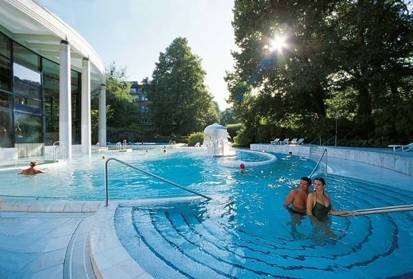 世界十大疗养温泉,温泉世界蜜月旅游景点