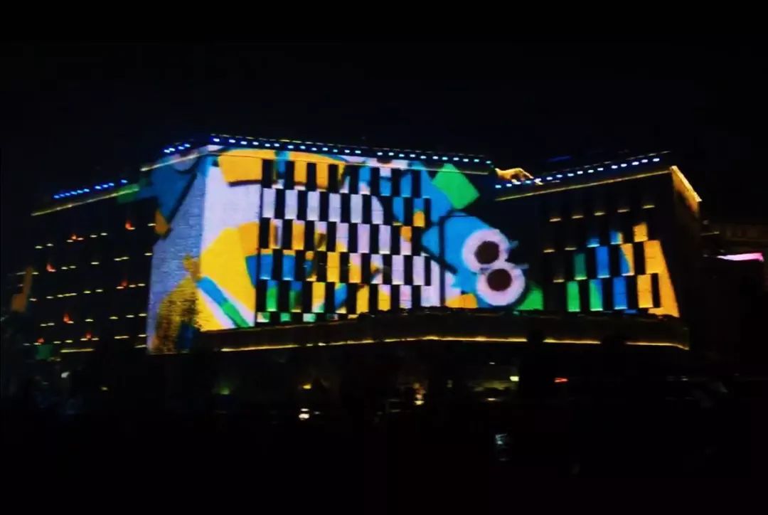 闪耀全国！500架“夜空精灵”炫舞高新，硬科技助力“西安年”完美收官！