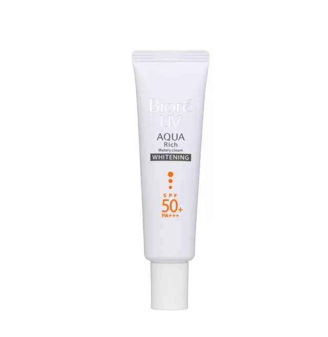 其实防晒是一年四季必备的,防晒都用不对脸上铁定老10岁