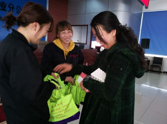 「多彩白云」区城市管理综合执法中心举行换装仪式｜区蒙古族学校举行“读书、感悟、提升”教师读书交流会