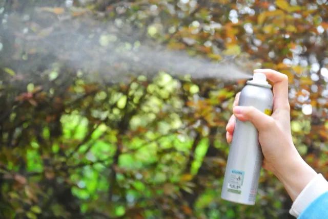 其实防晒是一年四季必备的,防晒都用不对脸上铁定老10岁