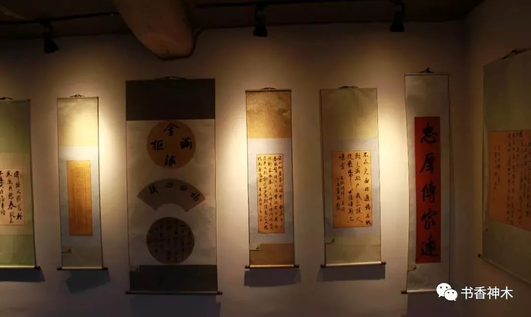 神木女人逛街,神木艺术品女孩子