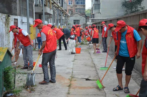 弘扬雷锋精神志愿服务暖人心,志愿者在行动践行新时代雷锋精神