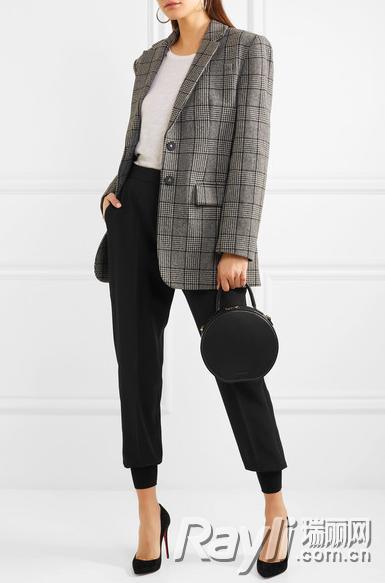 杨紫冬季穿什么裤子,杨紫穿直筒裤