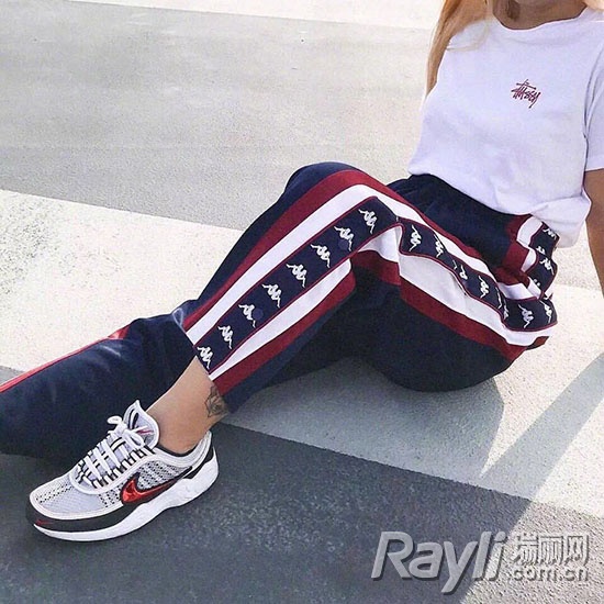 杨紫冬季穿什么裤子,杨紫穿直筒裤