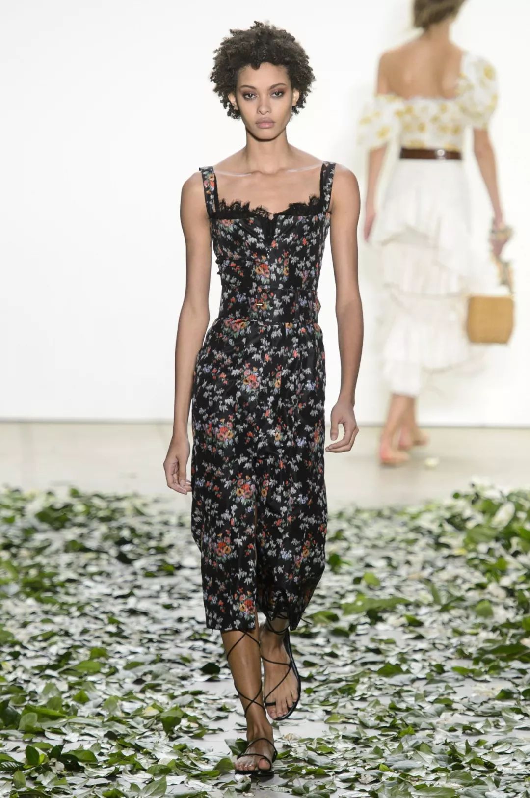 今年最流行的小方领,方领上衣高级感新款