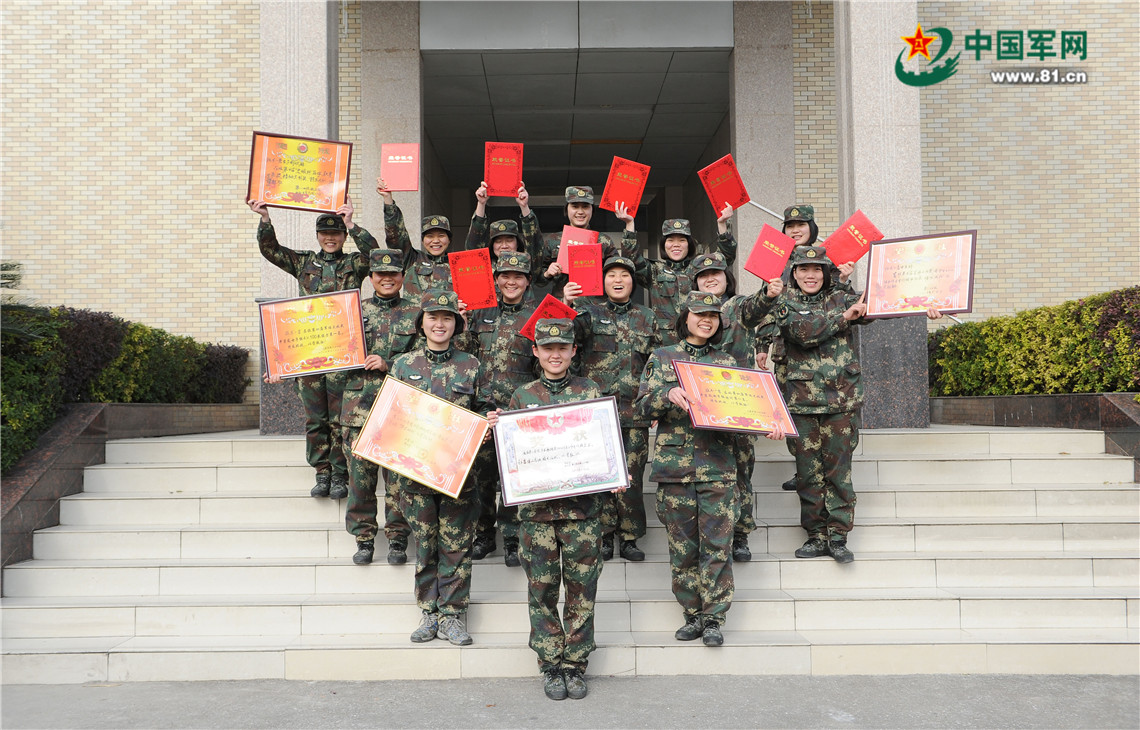 地下龙宫女兵独创洗头发这21个女生不简单！