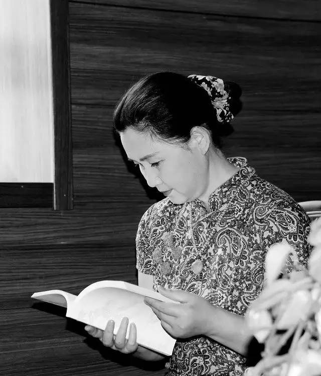 为半边天点赞,为我们的半边天点赞送花