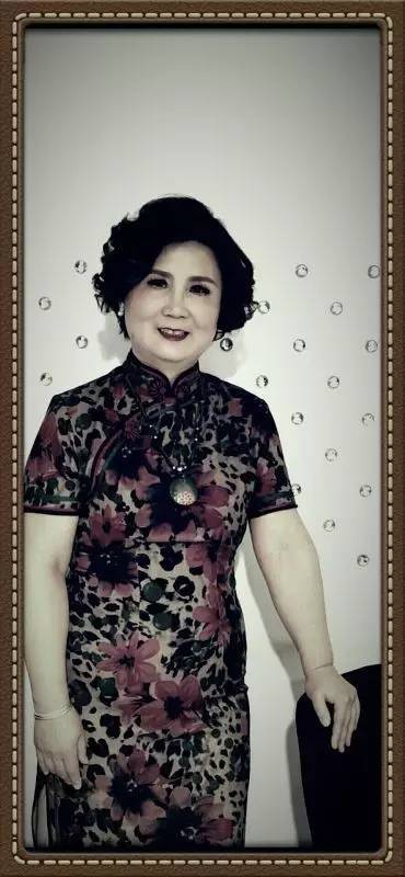 为半边天点赞,为我们的半边天点赞送花