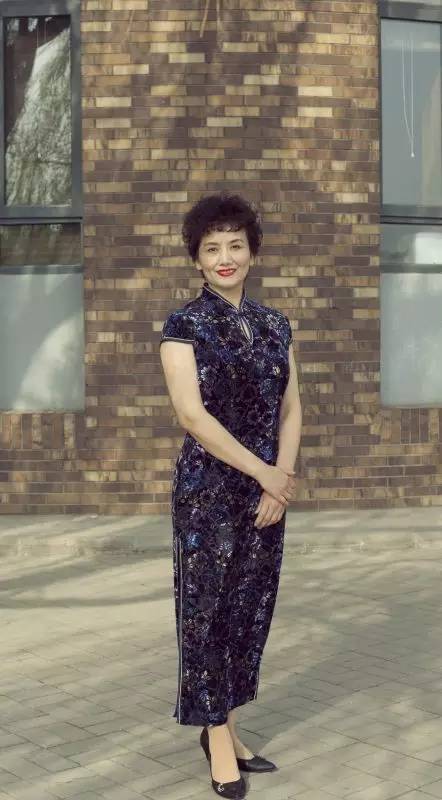 为半边天点赞,为我们的半边天点赞送花