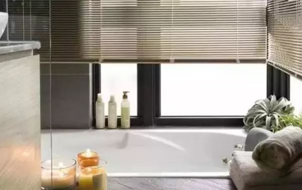 为什么家里回南天湿得特别严重,回南天家里很潮湿有什么方法除湿