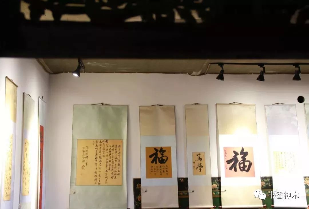 神木女人逛街,神木艺术品女孩子