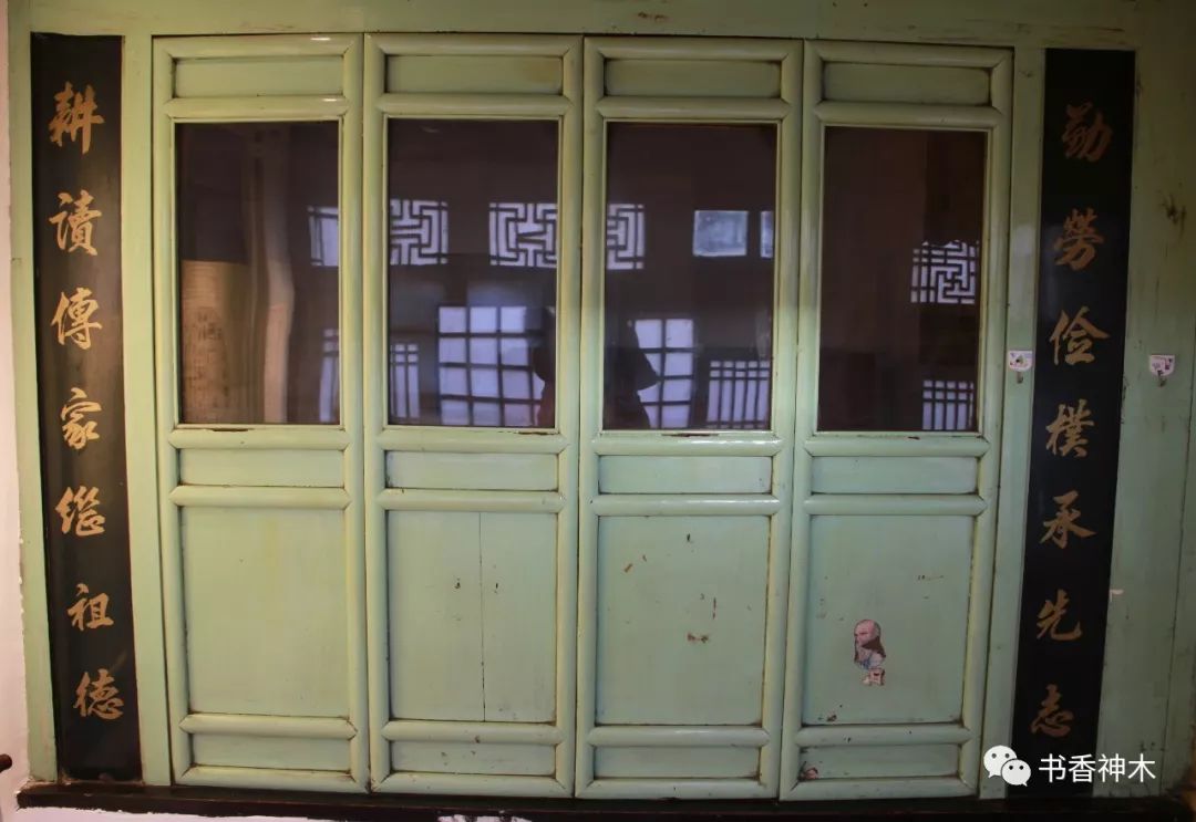 神木女人逛街,神木艺术品女孩子