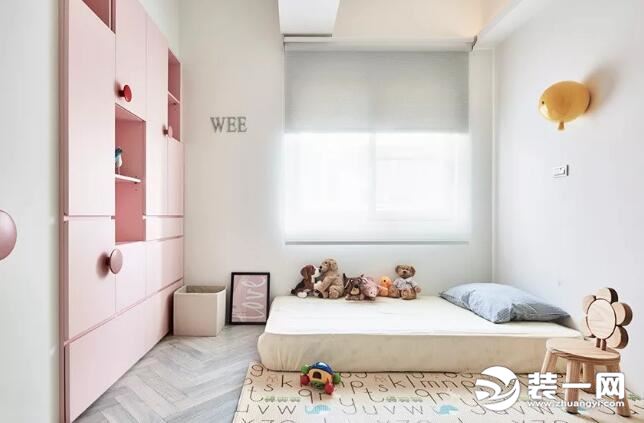 小卧室空间不够不妨做个榻榻米,小户型卧室要不要做衣柜
