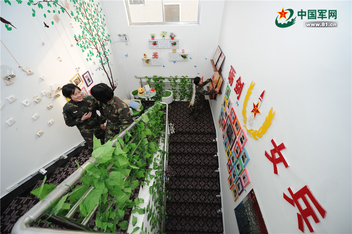 地下龙宫女兵独创洗头发这21个女生不简单！