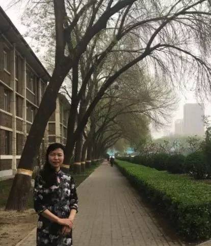 为半边天点赞,为我们的半边天点赞送花