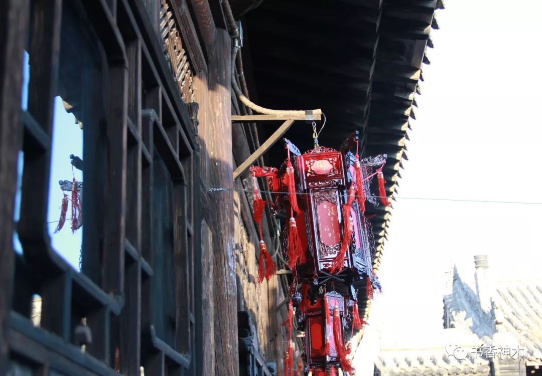 神木女人逛街,神木艺术品女孩子