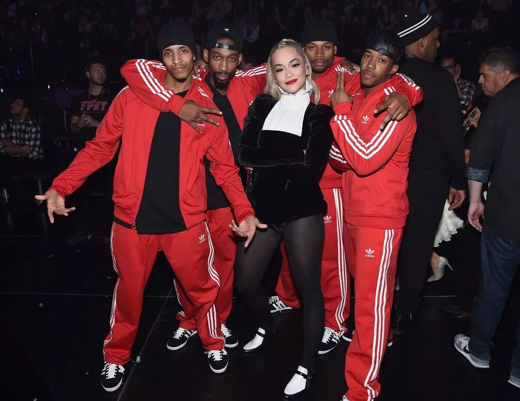 今年最流行的小方领,方领上衣高级感新款