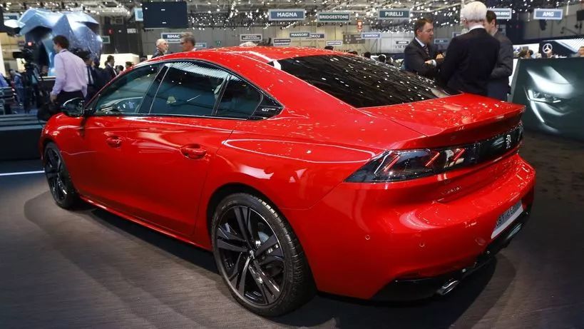 像奥迪a6的轿车,标致508和奥迪a6底盘对比