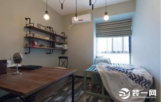 小卧室空间不够不妨做个榻榻米,小户型卧室要不要做衣柜
