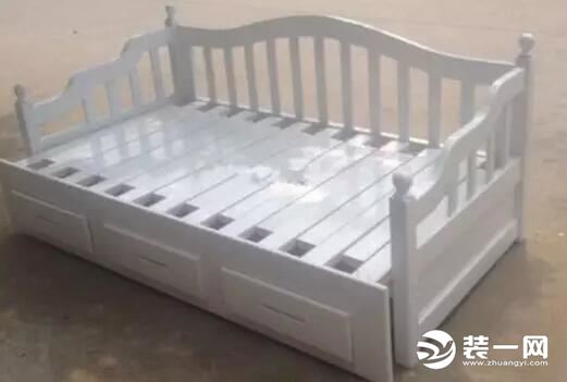 小卧室空间不够不妨做个榻榻米,小户型卧室要不要做衣柜