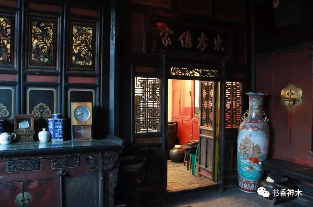 神木女人逛街,神木艺术品女孩子