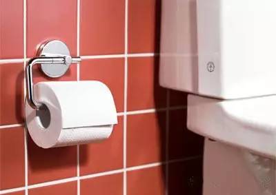 陈小鲁猝死的教训：厕所是家中最危险的地方