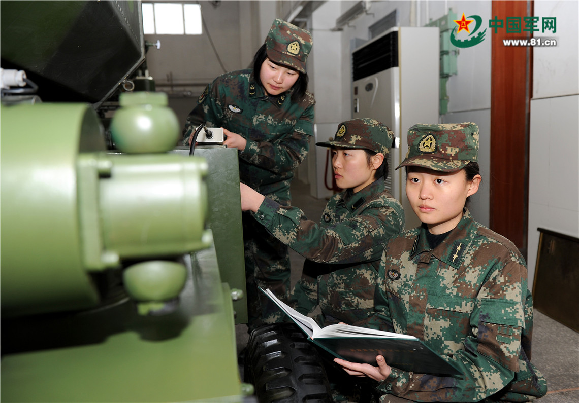 地下龙宫女兵独创洗头发这21个女生不简单！