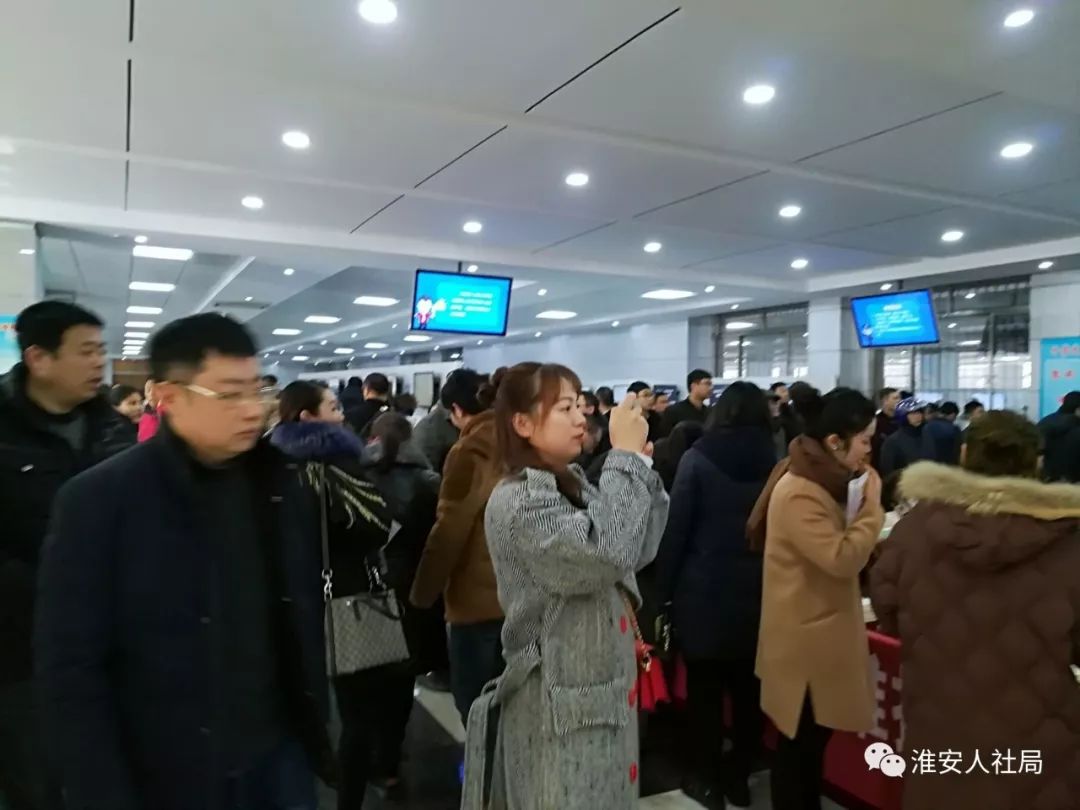 樊城区迎三八直播招聘会,350个岗位这场线下招聘会等你来