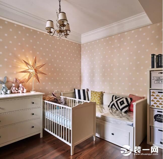 小卧室空间不够不妨做个榻榻米,小户型卧室要不要做衣柜