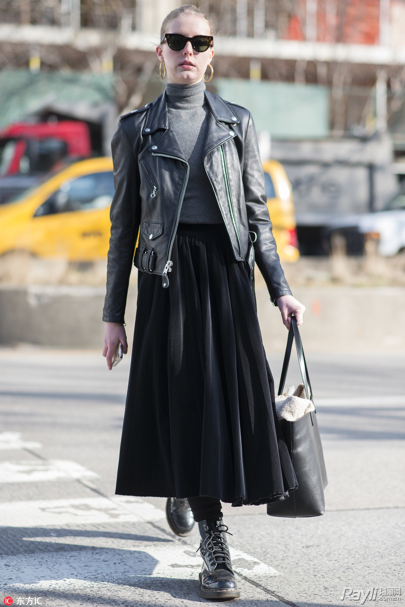 白色小香风外套可以搭配百褶裙吗,百褶裙的三种不同穿搭