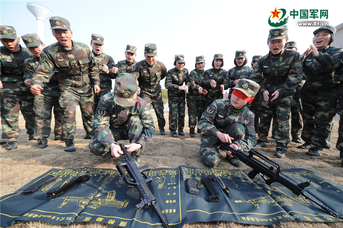 地下龙宫女兵独创洗头发这21个女生不简单！