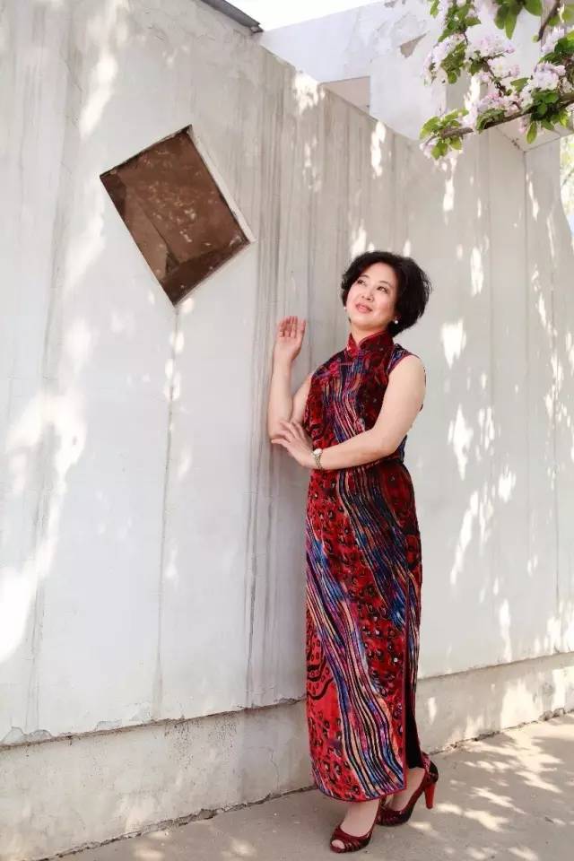 为半边天点赞,为我们的半边天点赞送花