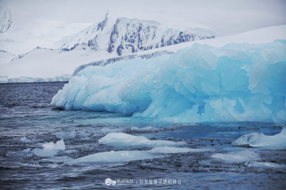 南极冰山脚下,南极的神秘之处