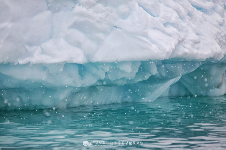南极冰山脚下,南极的神秘之处