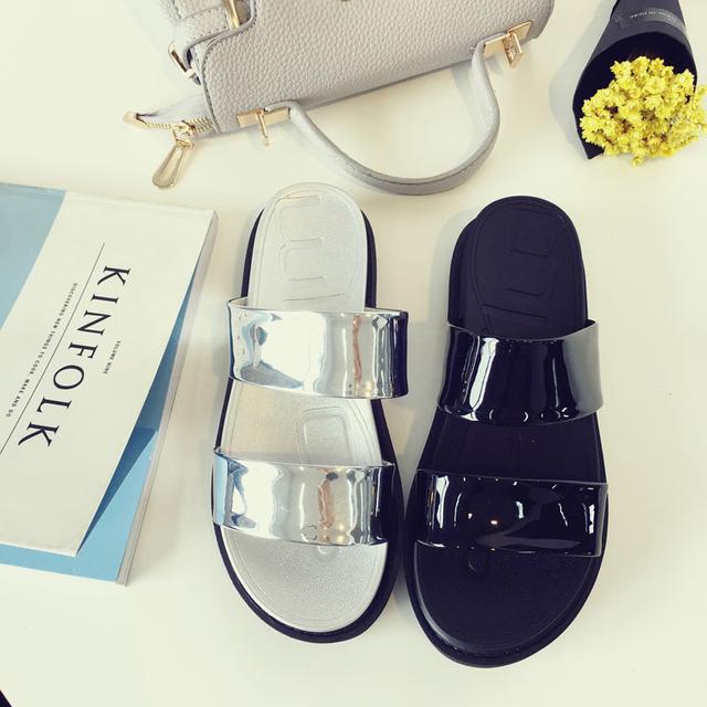 凉快又舒适的夏日凉鞋推荐,盘点夏天必买的时髦凉鞋