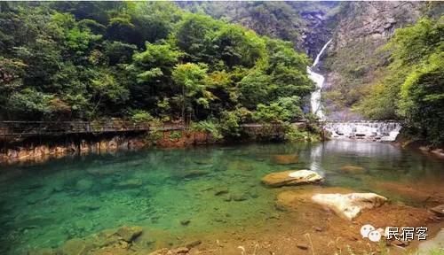 初夏，感受溪水的清凉，就去这几家溪畔民宿