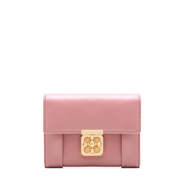 奢侈品包和普通包包的区别,奢侈品包包跟普通包包有什么区别