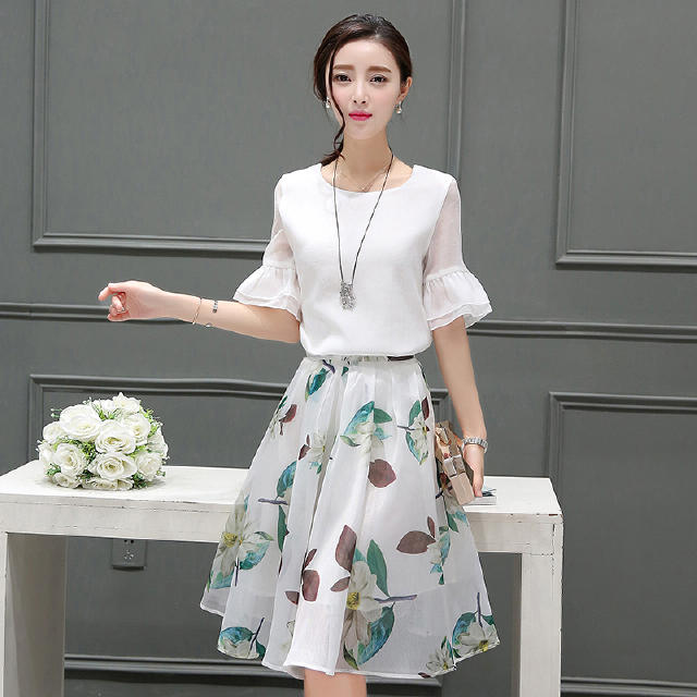 30岁女人微胖怎么穿才有曲线美,30岁女微胖怎么穿显年轻有气质