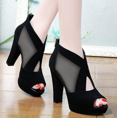 凉鞋磨脚后跟的处理方法,夹趾凉鞋磨脚小妙招