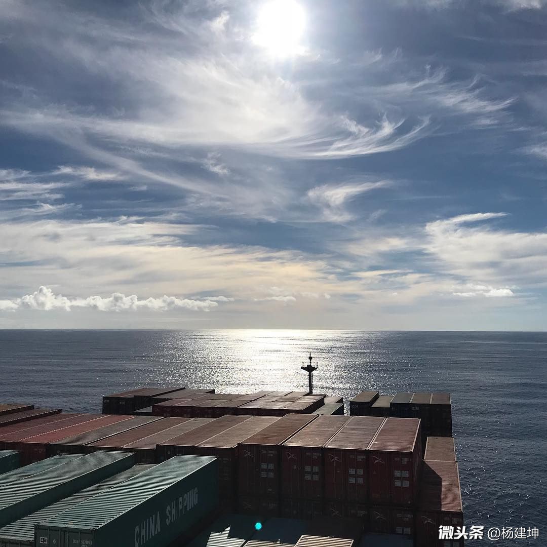 跑船做服务员真累,跑船干什么工种好