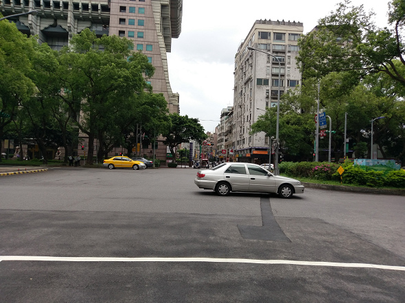 文本直送科技新闻:宏达电旗舰智慧型手机「HTC10」崭新体验，十分完美！