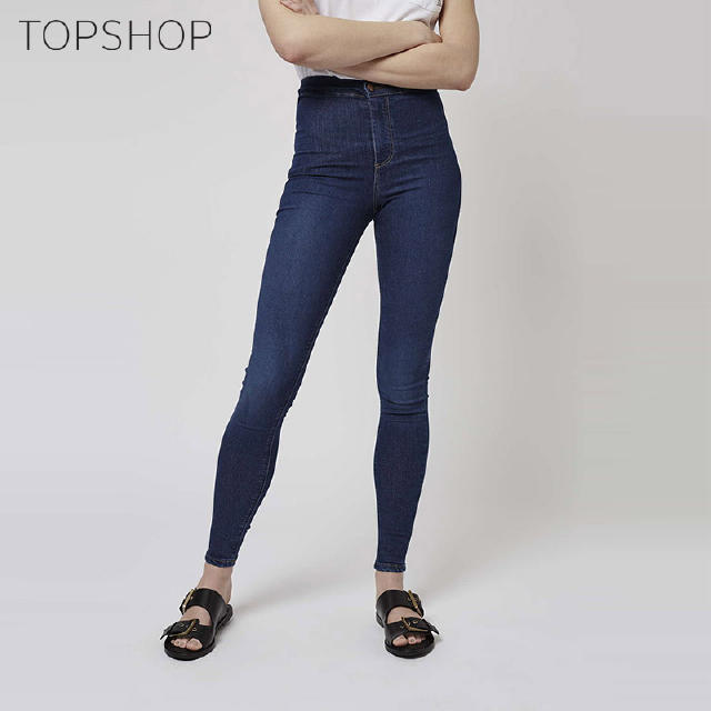 一件纯白的t恤搭配拉风的tee,白色tee怎么穿