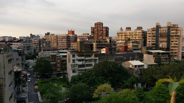 文本直送科技新闻:宏达电旗舰智慧型手机「HTC10」崭新体验，十分完美！