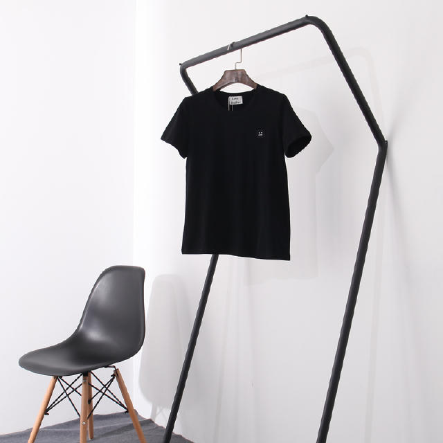 一件纯白的t恤搭配拉风的tee,白色tee怎么穿