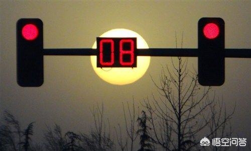 自动挡电子手刹等红灯正确操作,自动挡等红灯停车正确步骤