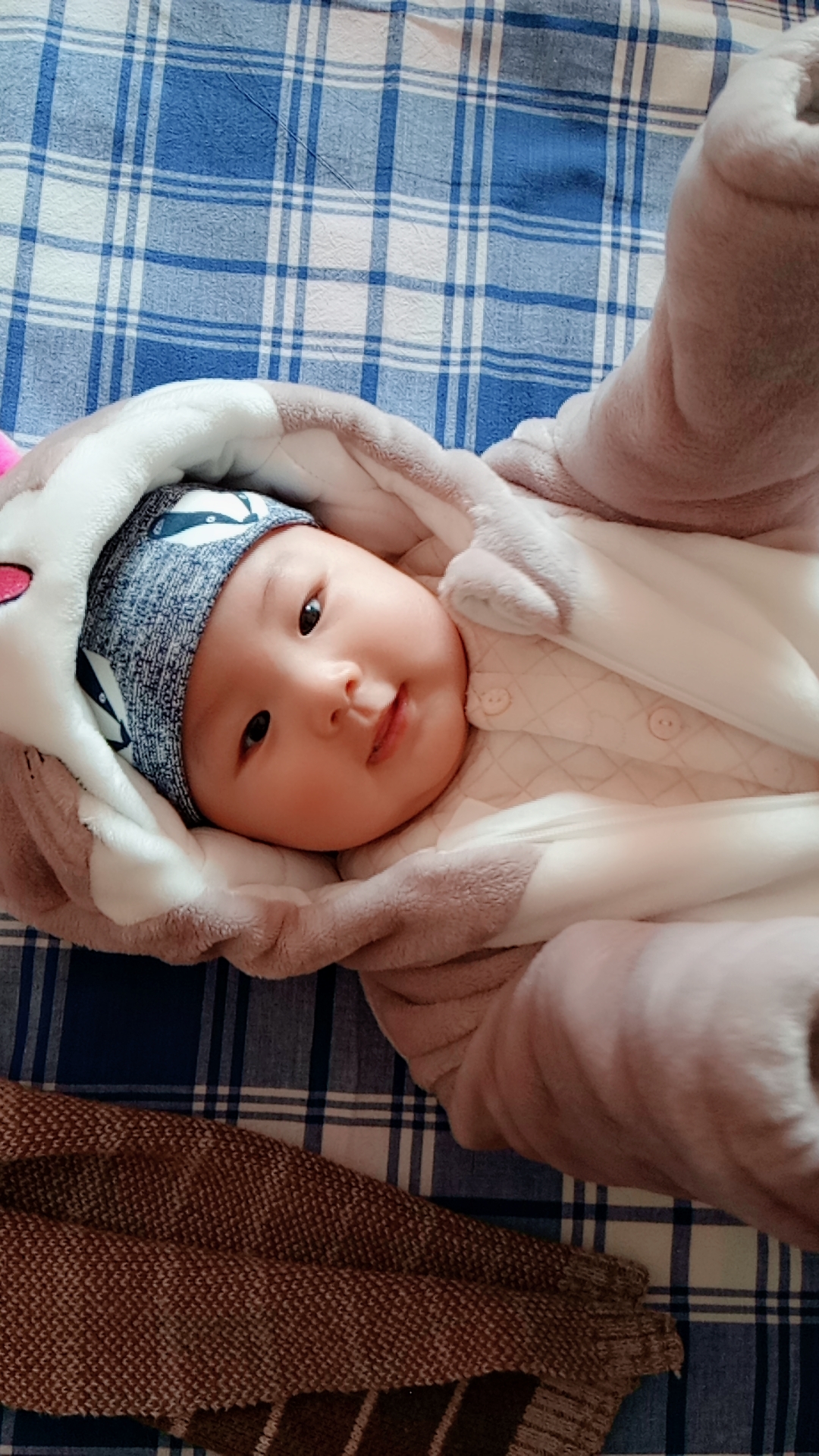 大年初一小孩掉床,大年初一小孩磕破出血了