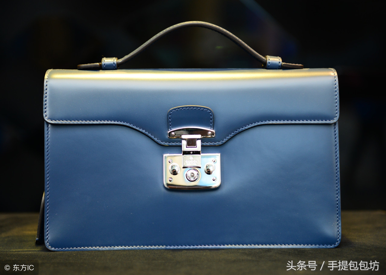 为什么有的名牌包包没有肩带呢,为什么有些大牌包包没牌子