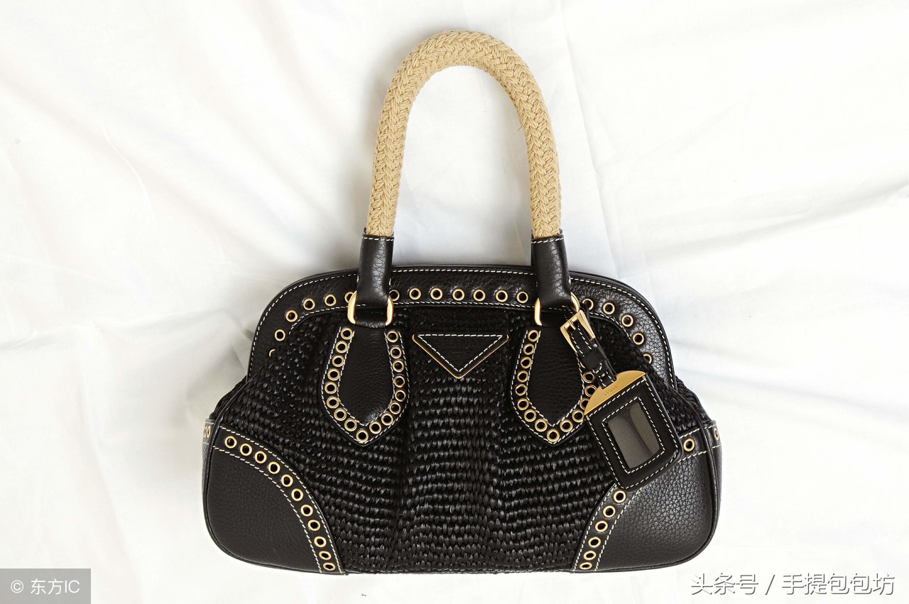 为什么有的名牌包包没有肩带呢,为什么有些大牌包包没牌子